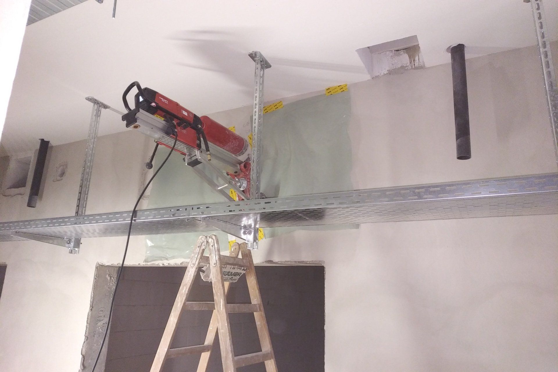 hilti-kernbohrung-in-beton-juelich.jpg