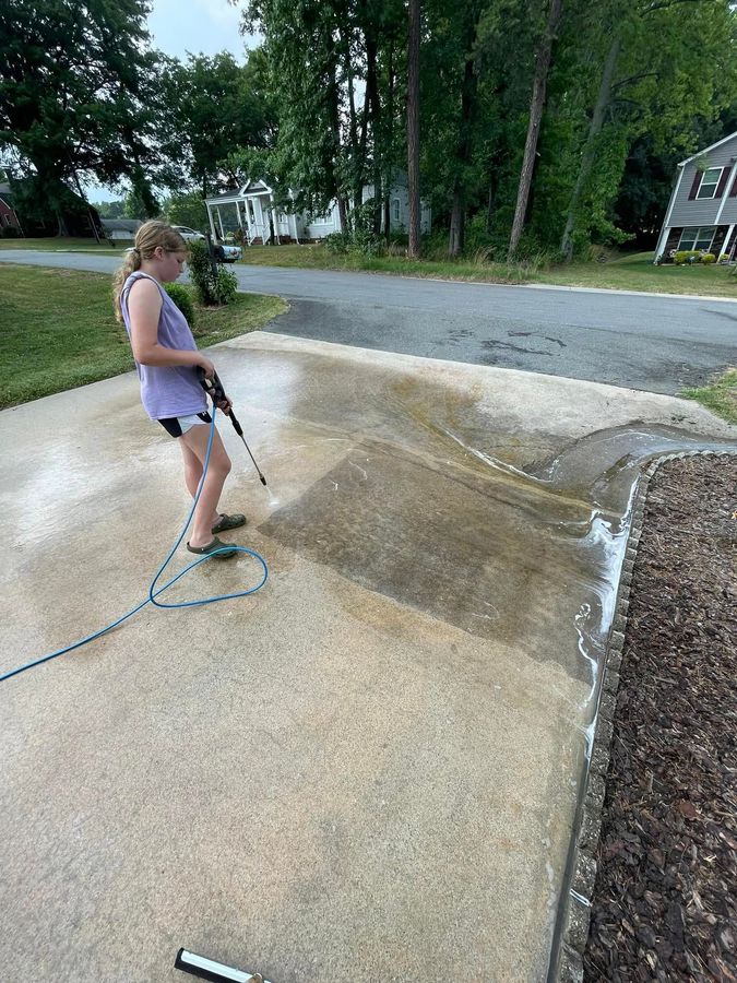 The D6 Cleaning family team — Stephanie, Abbi, Maddie, and Matt