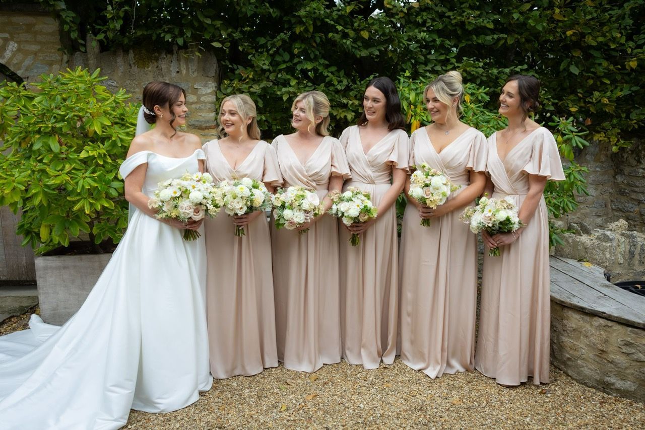 Papaver Studio Bride and Bridesmaid Flowers Tythe Barn Launton