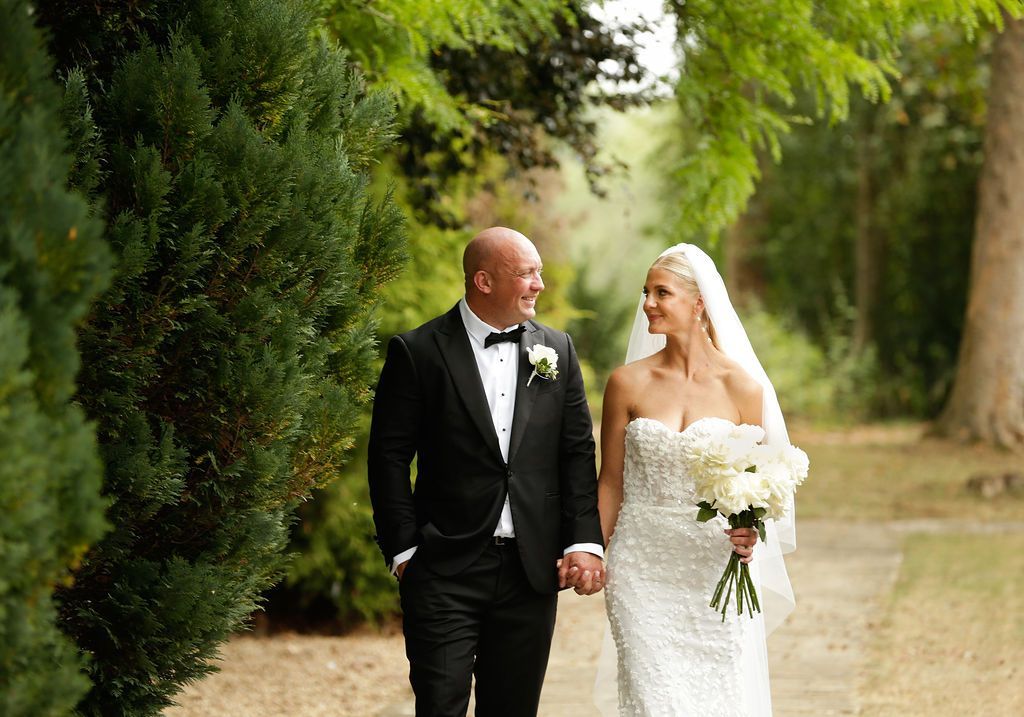 Bride and Groom Horwood House Papaver Studio Flowers
