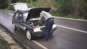 a broken down behicle on the road