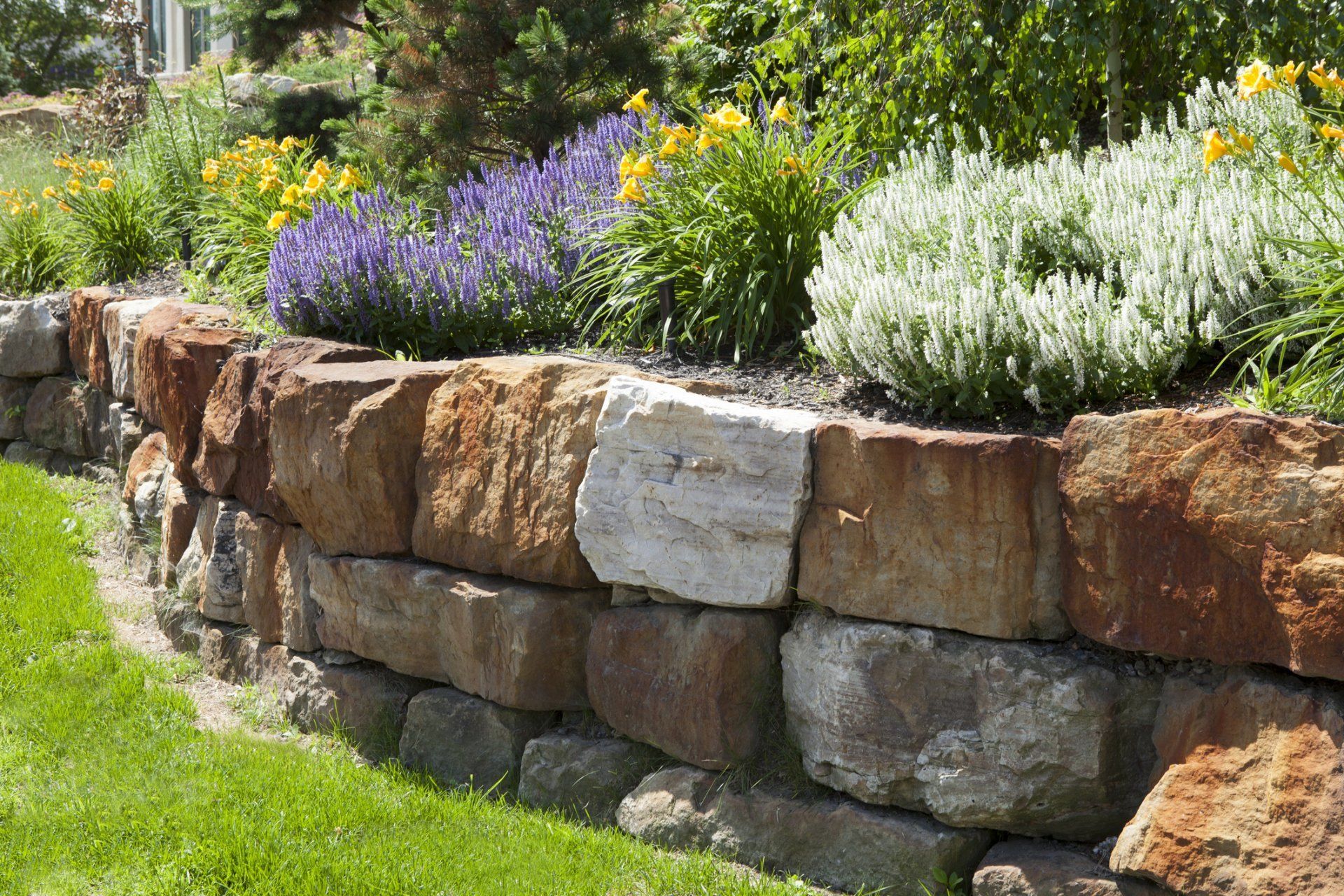 Beautiful garden | Birch Run, MI | Duane Jones Excavating