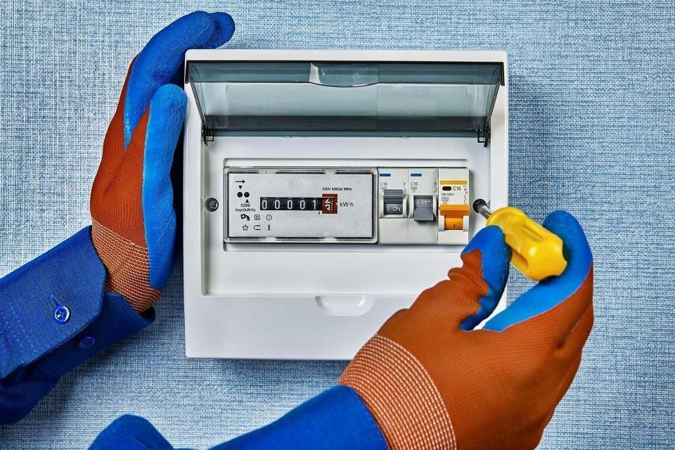 N Electric residential electrician in Winthrop Harbor IL