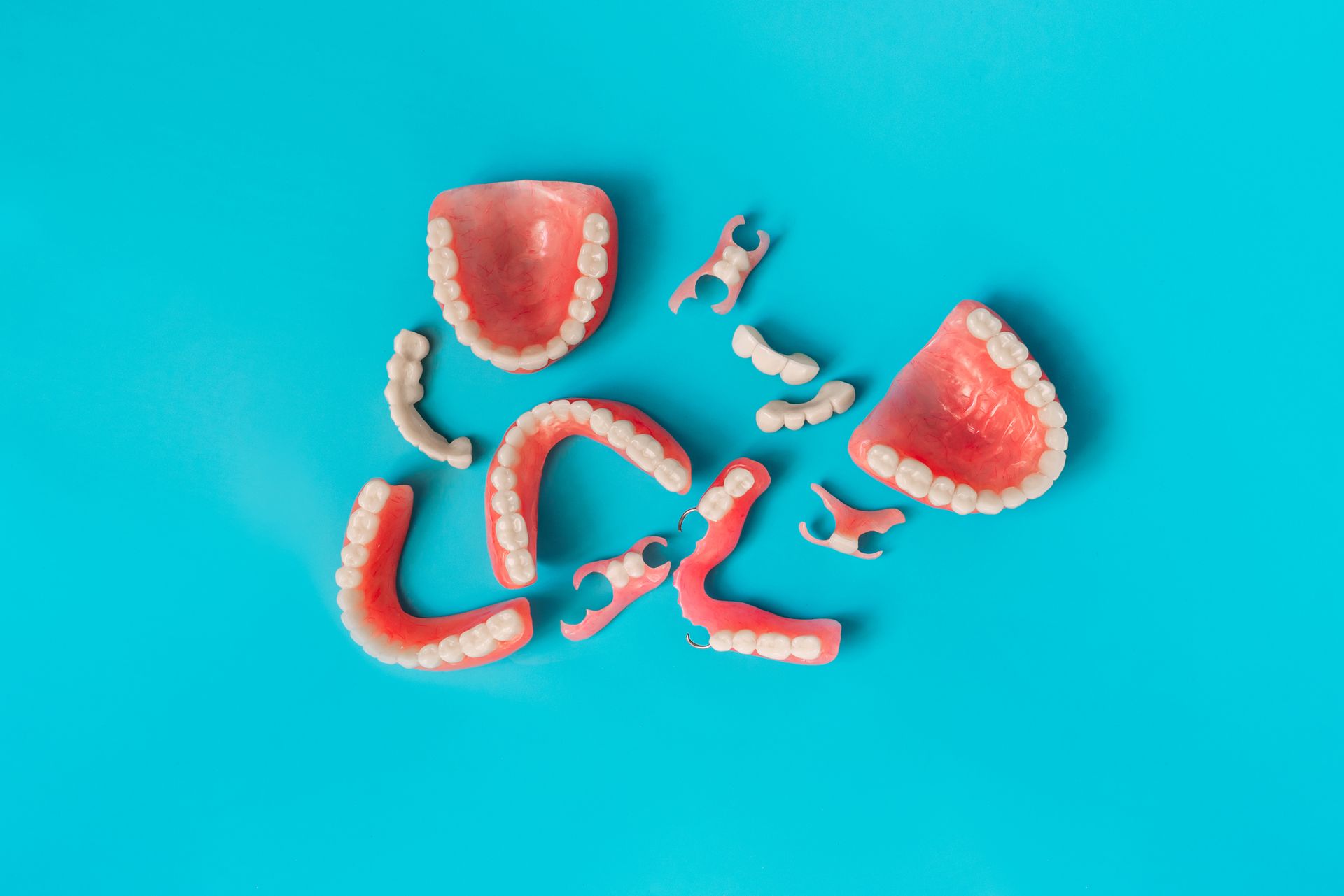 How do dentures work?