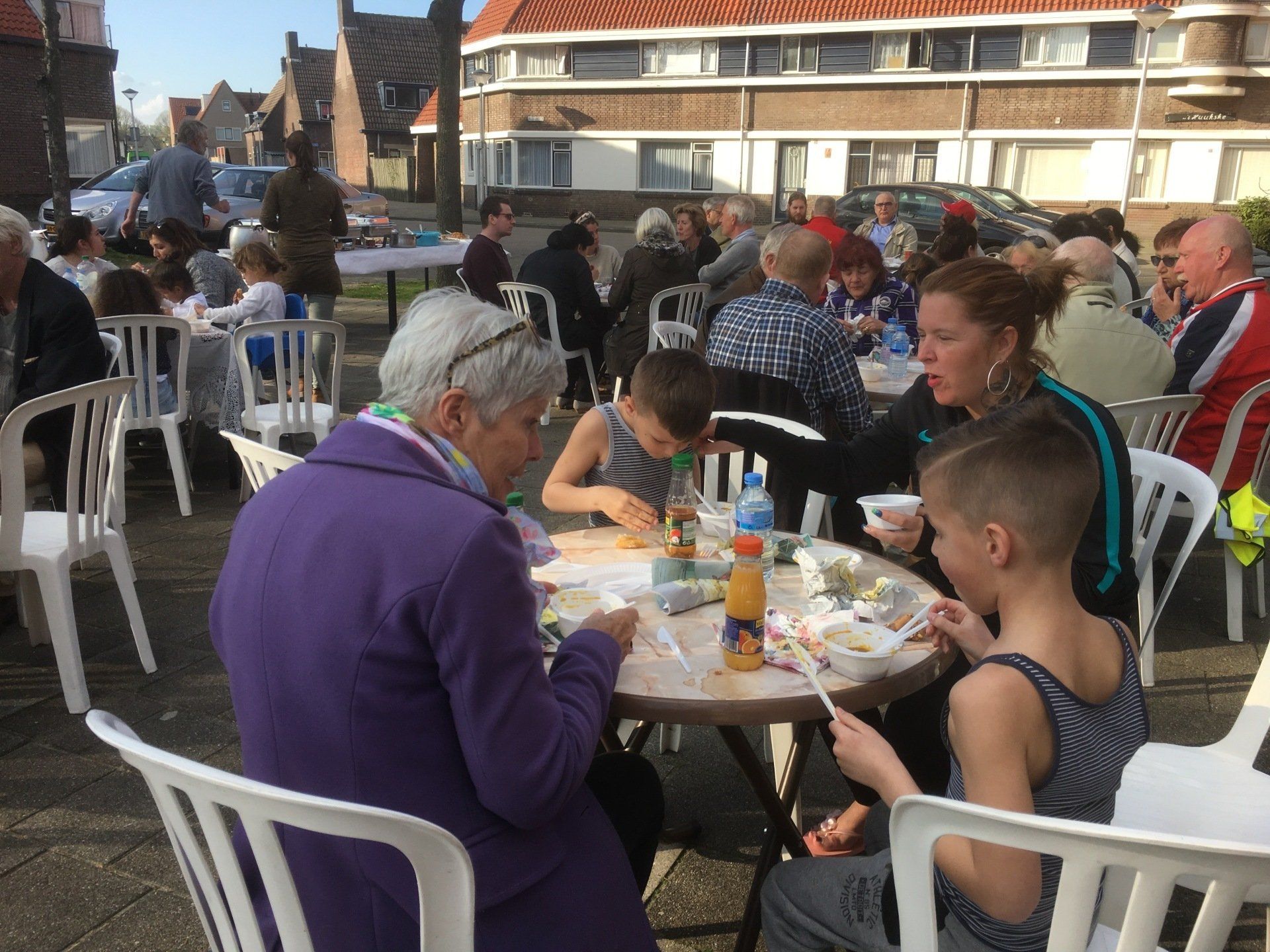 vliegertaijt eten op jet plein