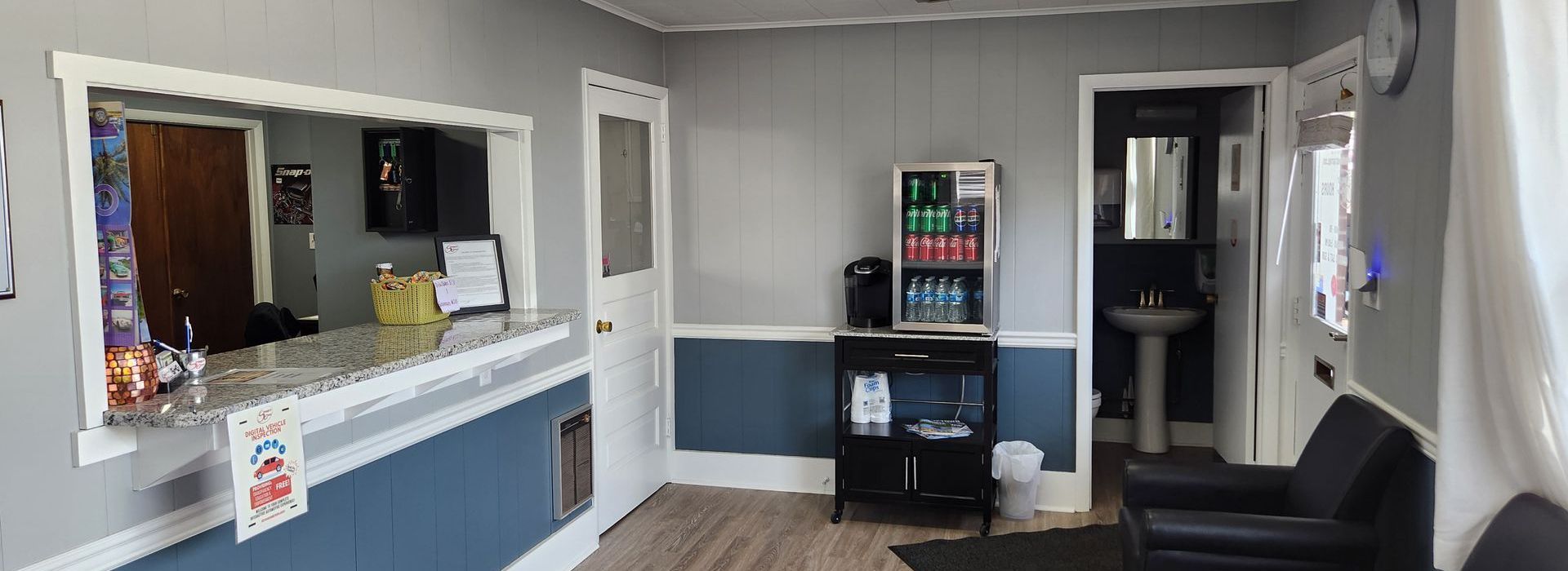 Waiting Room and Reception Desk - Stroup's Garage