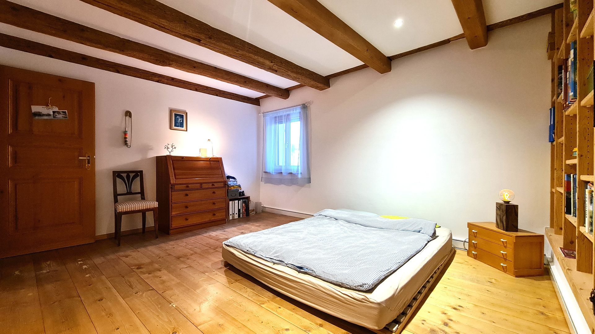 Chambre des parents avec dressing