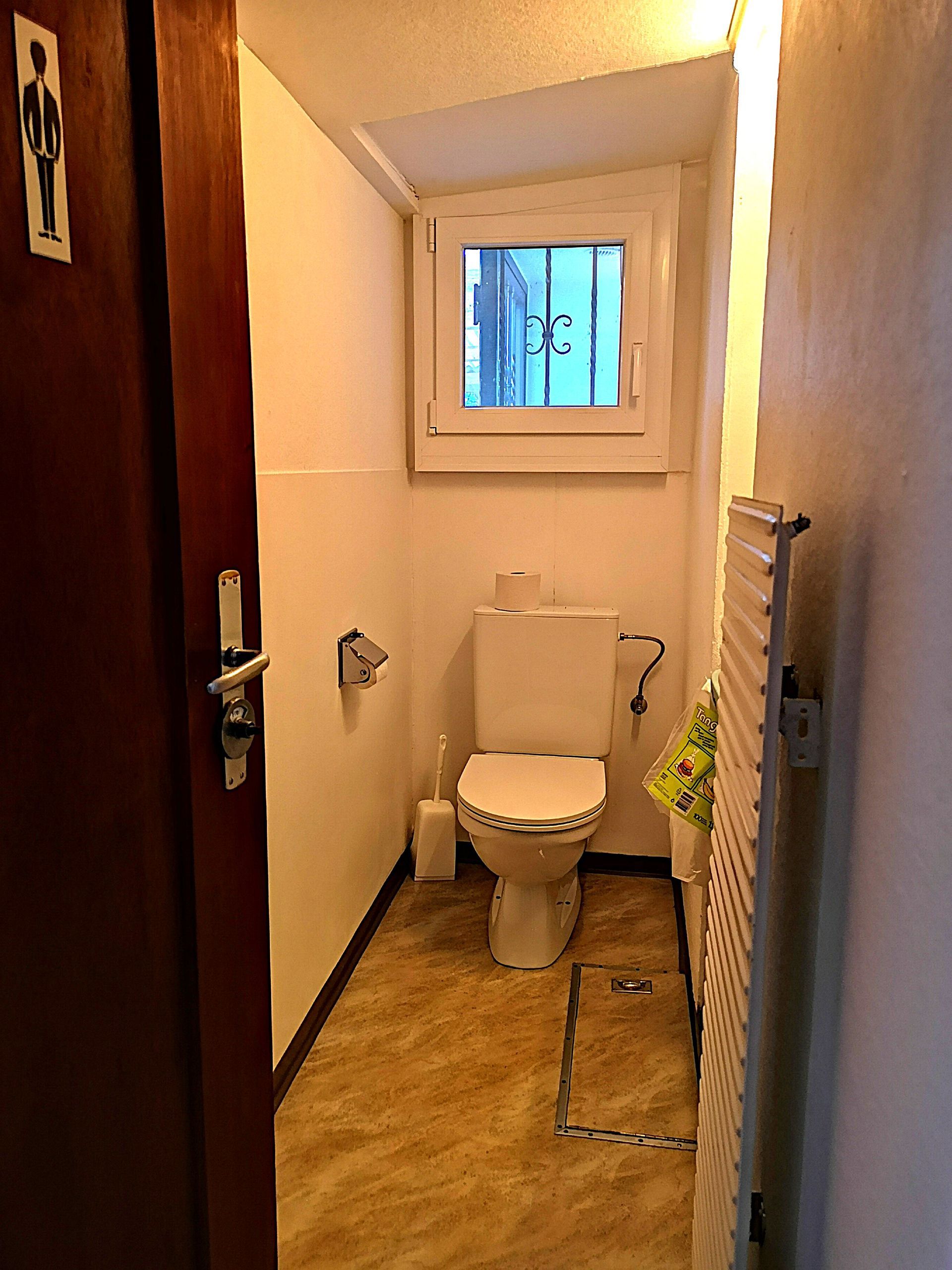 Rez-de-chaussée 2.5pces WC séparé