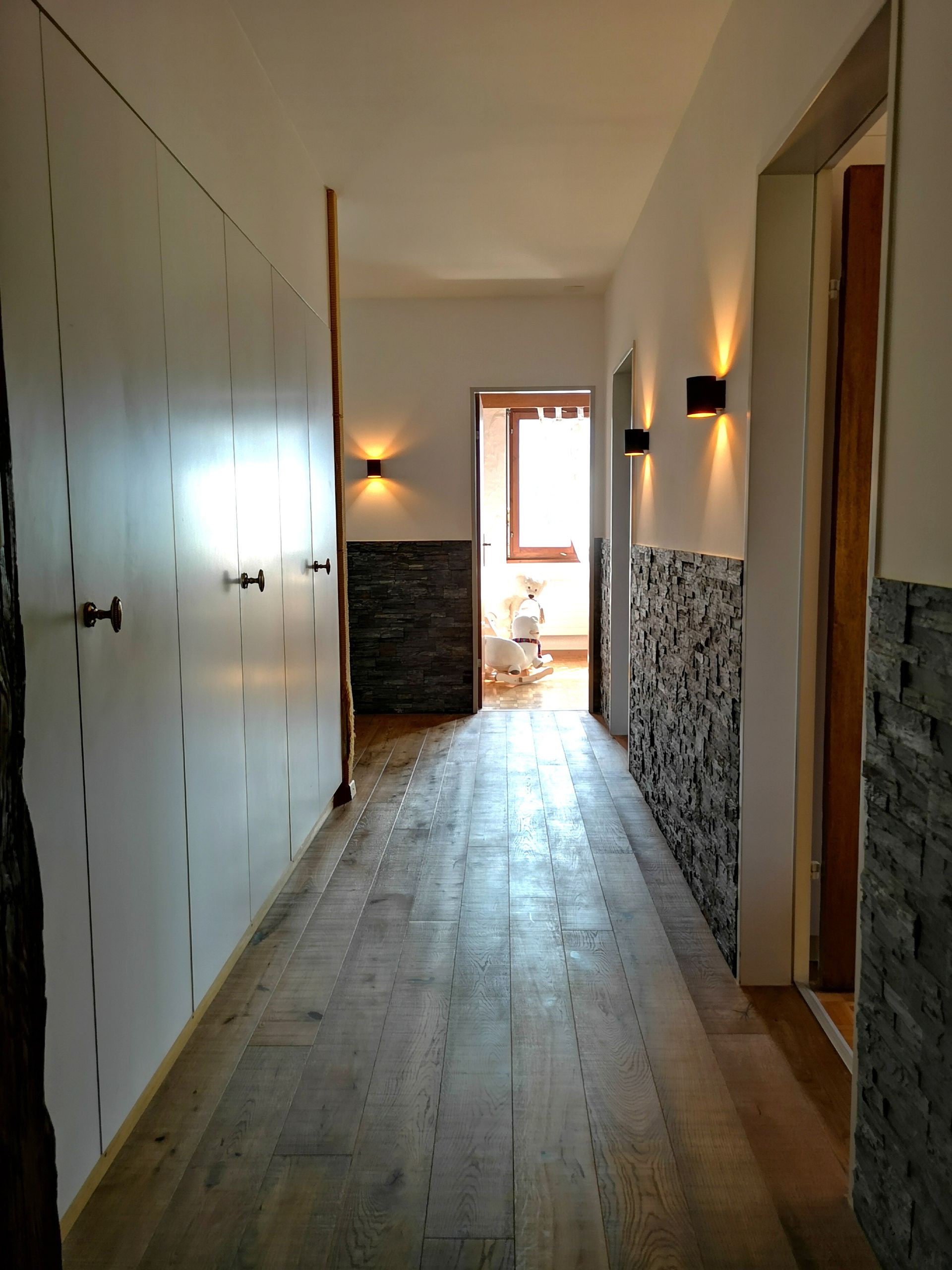 Accès aux chambres et salles de bain