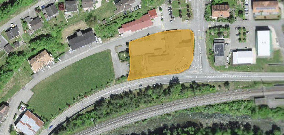 Parcelle avec complexe immobilier construit