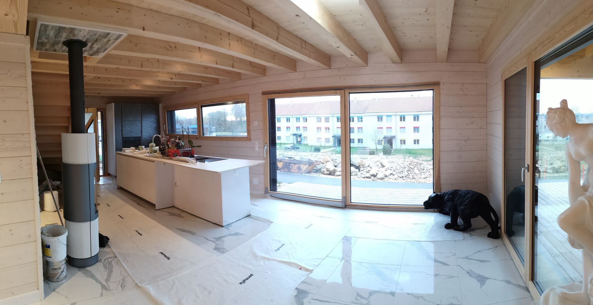 Rez-de-chaussée : salon/salle à manger/cuisine