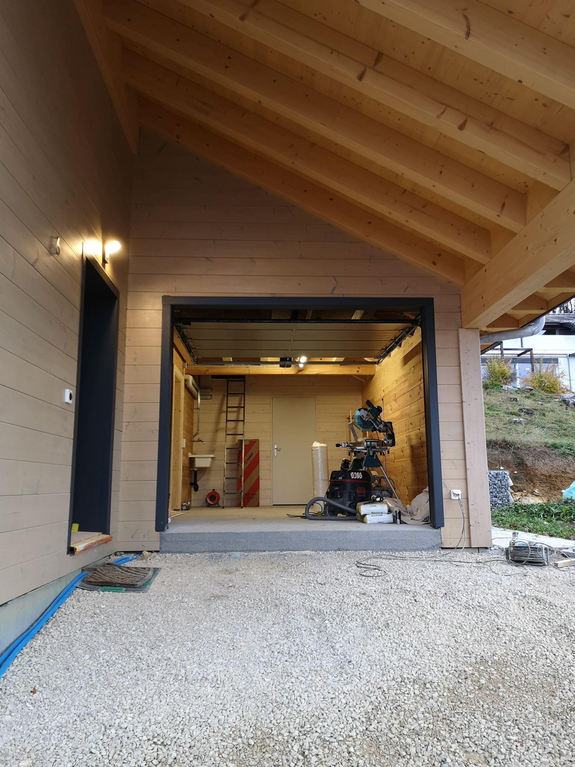 Garage avec local technique à l'arrière
