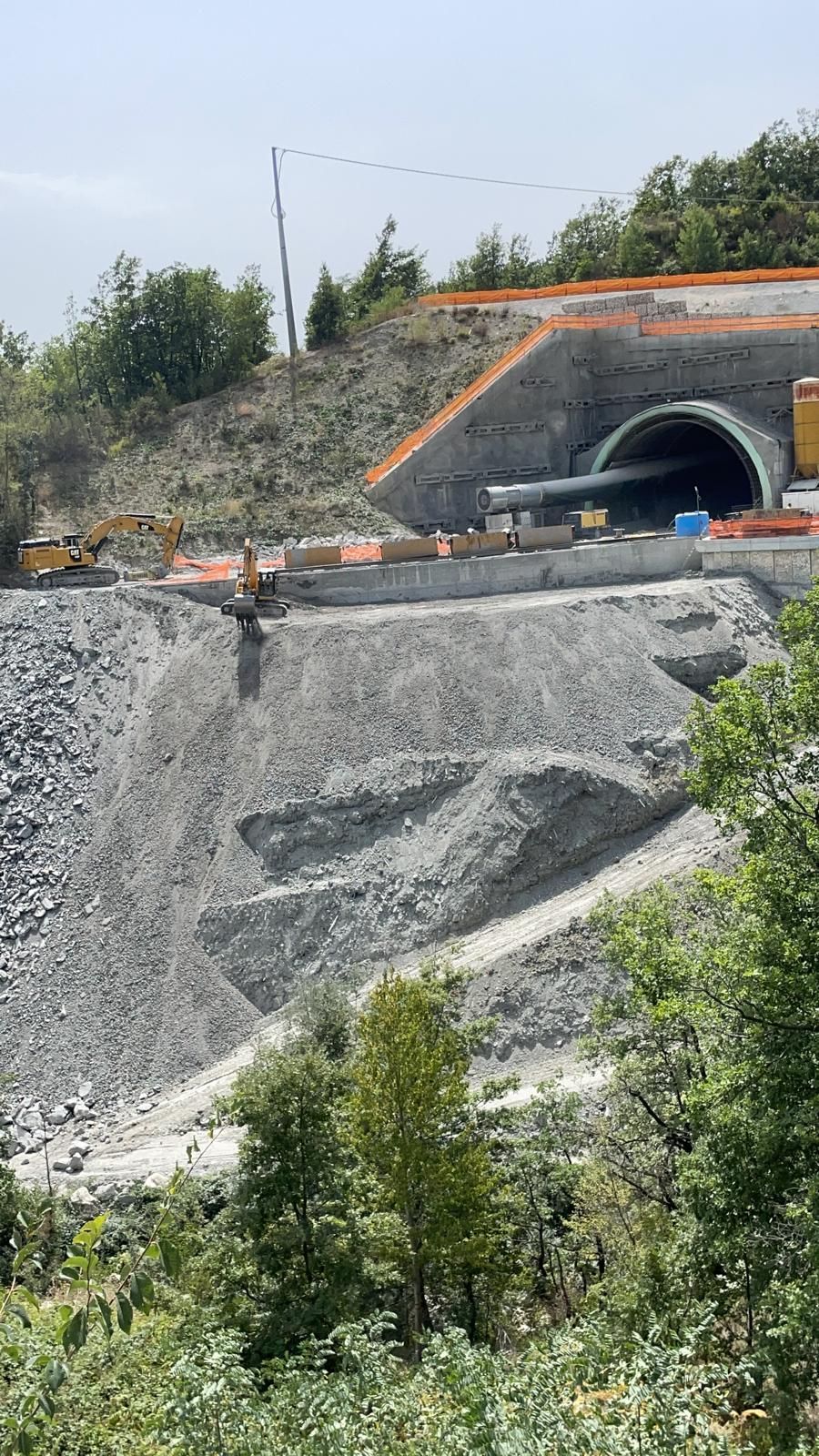 lavori per la costruzione di un tunnel