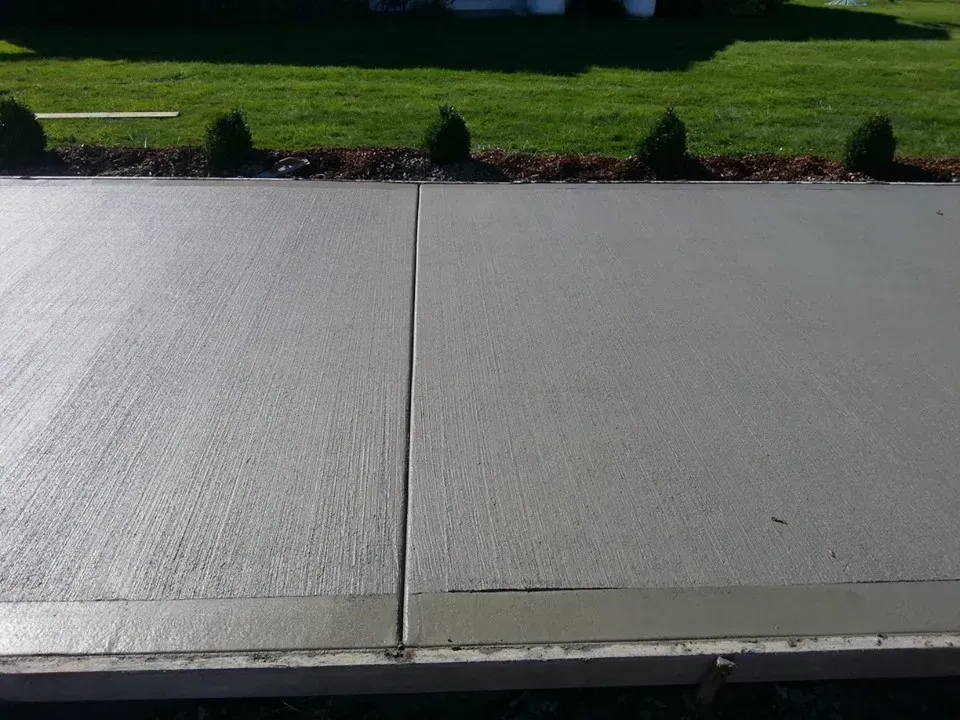 Olympia WA broom finish concrete driveway contractor