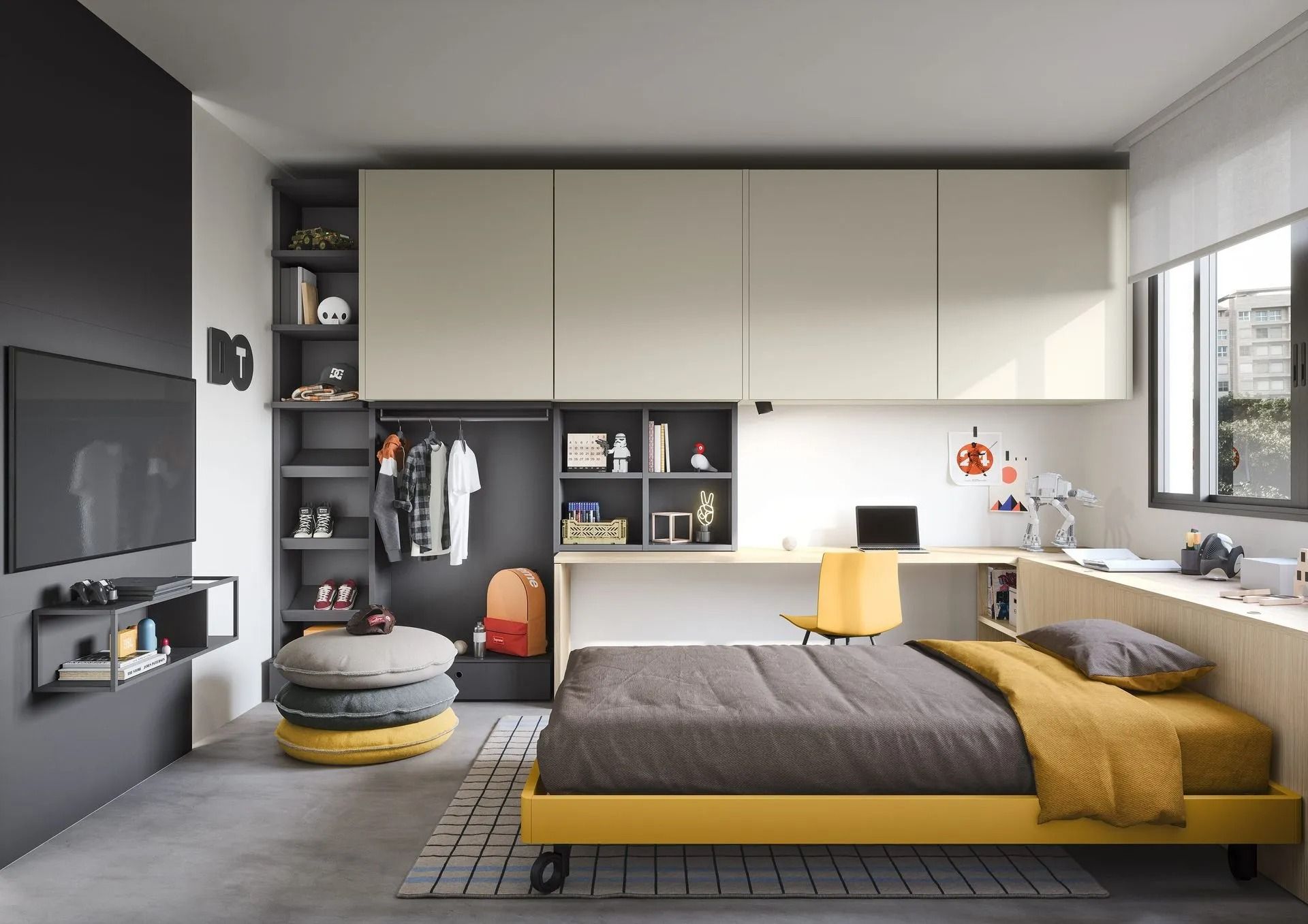 Camera da letto moderna grigia con letto color senape, armadi a muro e grande finestra.