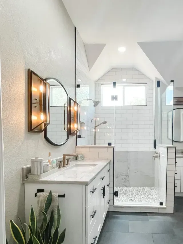 Bathroom renovation by CraftMaster in Knoxville TN | custom vanity and tile work