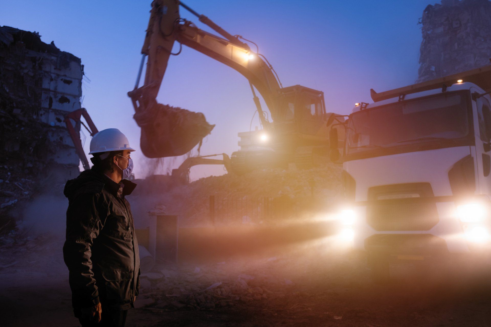 A worker doing construction services in Johnson City, TN
