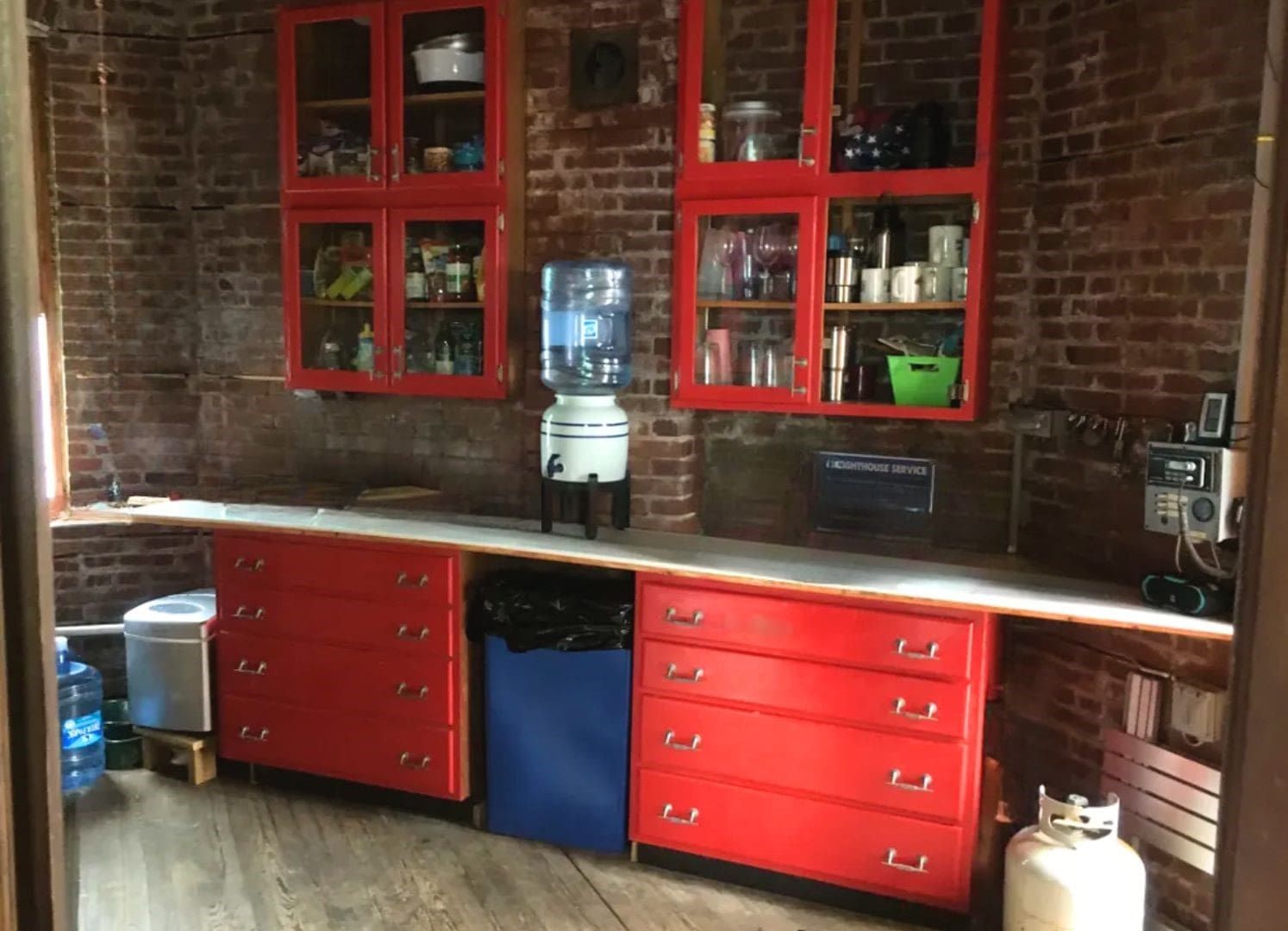 kitchenette 