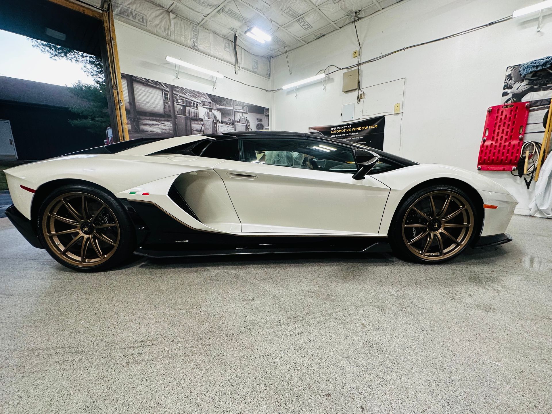 Lambo Ceramic