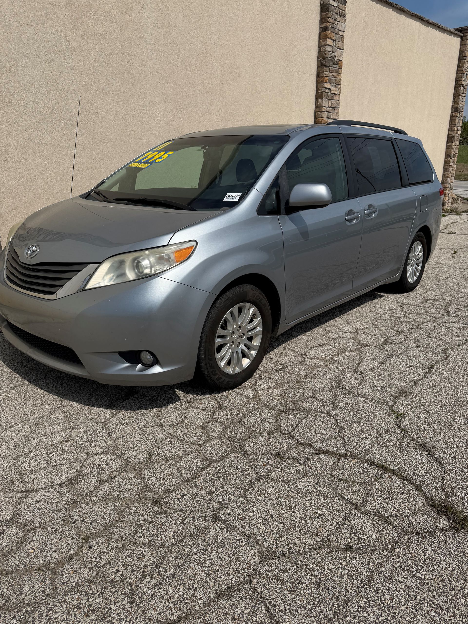 2011 Toyota Sienna XLE
