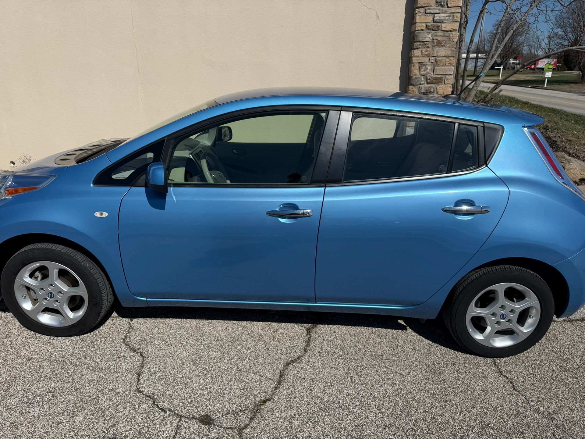 2011 Nissan LEAF