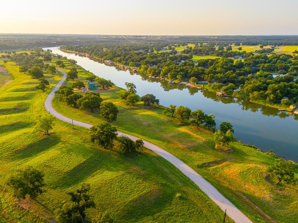 Luxury Private Riverfront Estates in Weatherford | RRB