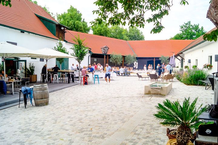 Innenhof Lounge