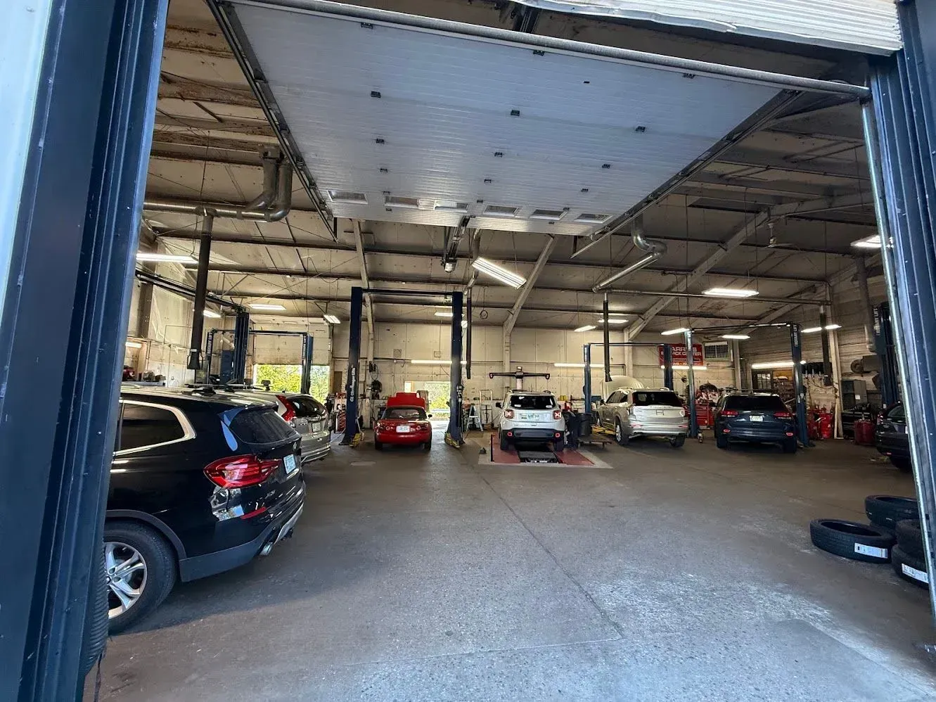 Fleet Vehicle Service Bays Inside Repair Facility | Garry's Service Center