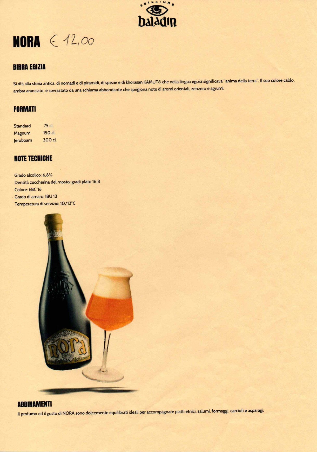 Pubblicità vintage che mostra una bottiglia scura e un bicchiere a tulipano di birra su uno sfondo beige.