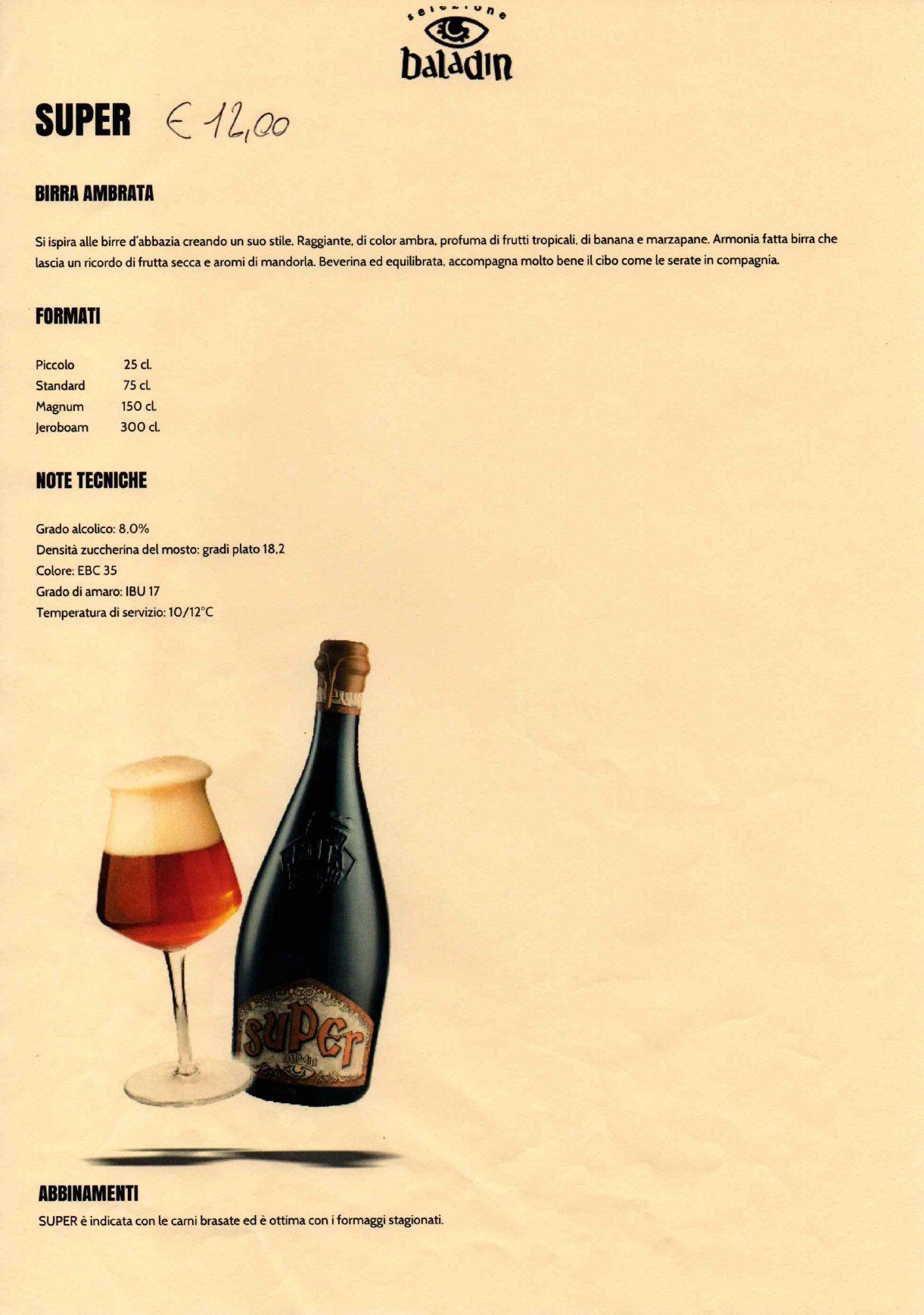 Bottiglia di birra e bicchiere pieno su un'etichetta beige con dettagli e loghi del prodotto.