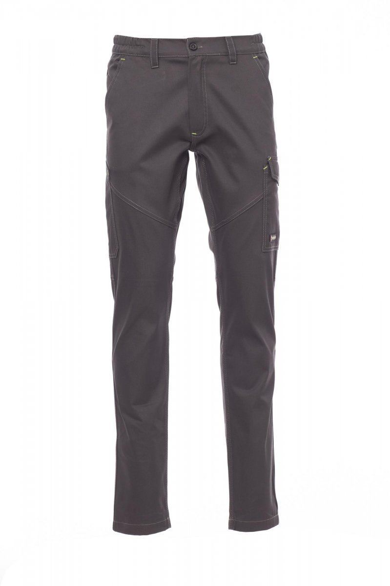 Pantaloni cargo grigio scuro isolati su sfondo bianco