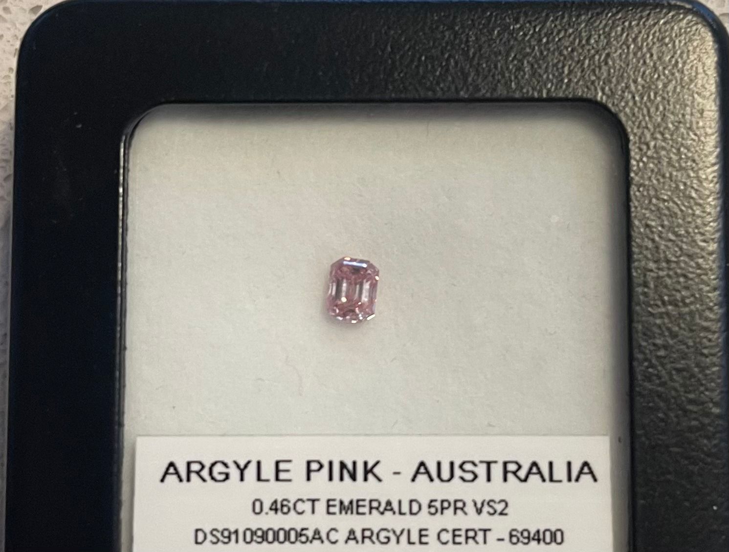 CERTIFIED ARGYLE Emerald Diamond 0.46ct 5PR VS1