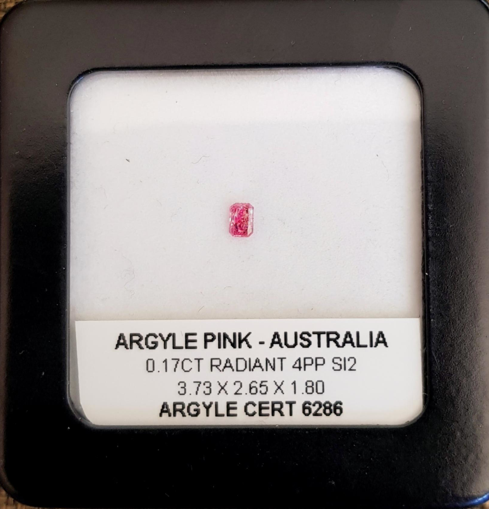 CERTIFIED ARGYLE Radiant Diamond 0.17ct 4PP SI2