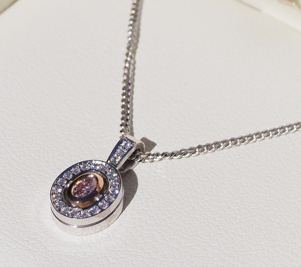 CERTIFIED ARGYLE Oval Diamond 0.11ct 6P SIAV