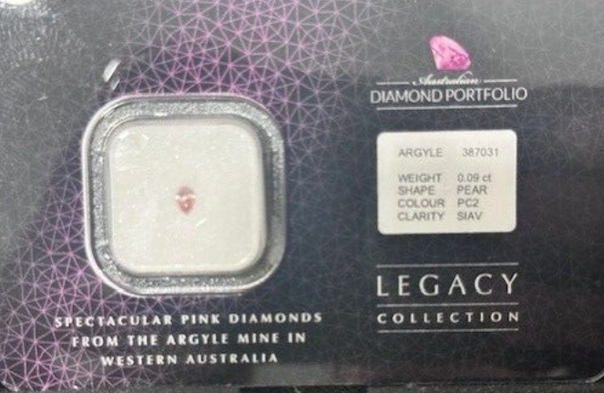 CERTIFIED ARGYLE Pear Diamond 0.09ct PC2 SIAV Collector's Edition