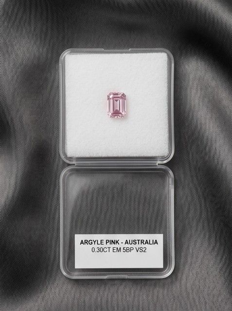 CERTIFIED ARGYLE Emerald Diamond 0.30ct 5BP VS2