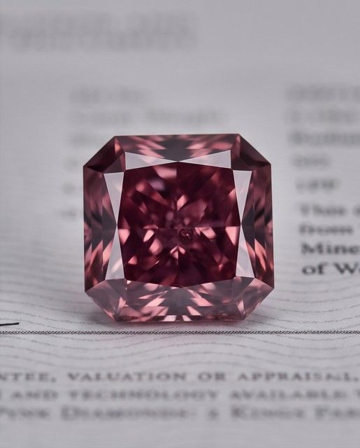 CERTIFIED ARGYLE Radiant Diamond 0.19ct 1PP SI2