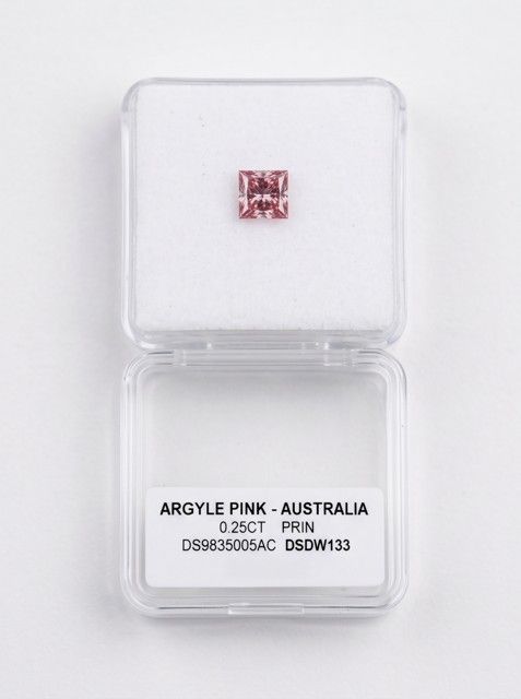 CERTIFIED ARGYLE Princess Diamond 0.25ct PC2 SI