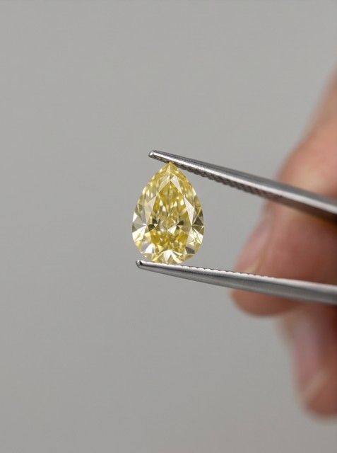 ORIGIN ARGYLE 1.02ct Yellow Pear Diamond SI2
