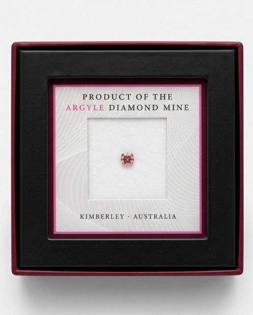 CERTIFIED ARGYLE Radiant Diamond 0.26ct 3P SI1
