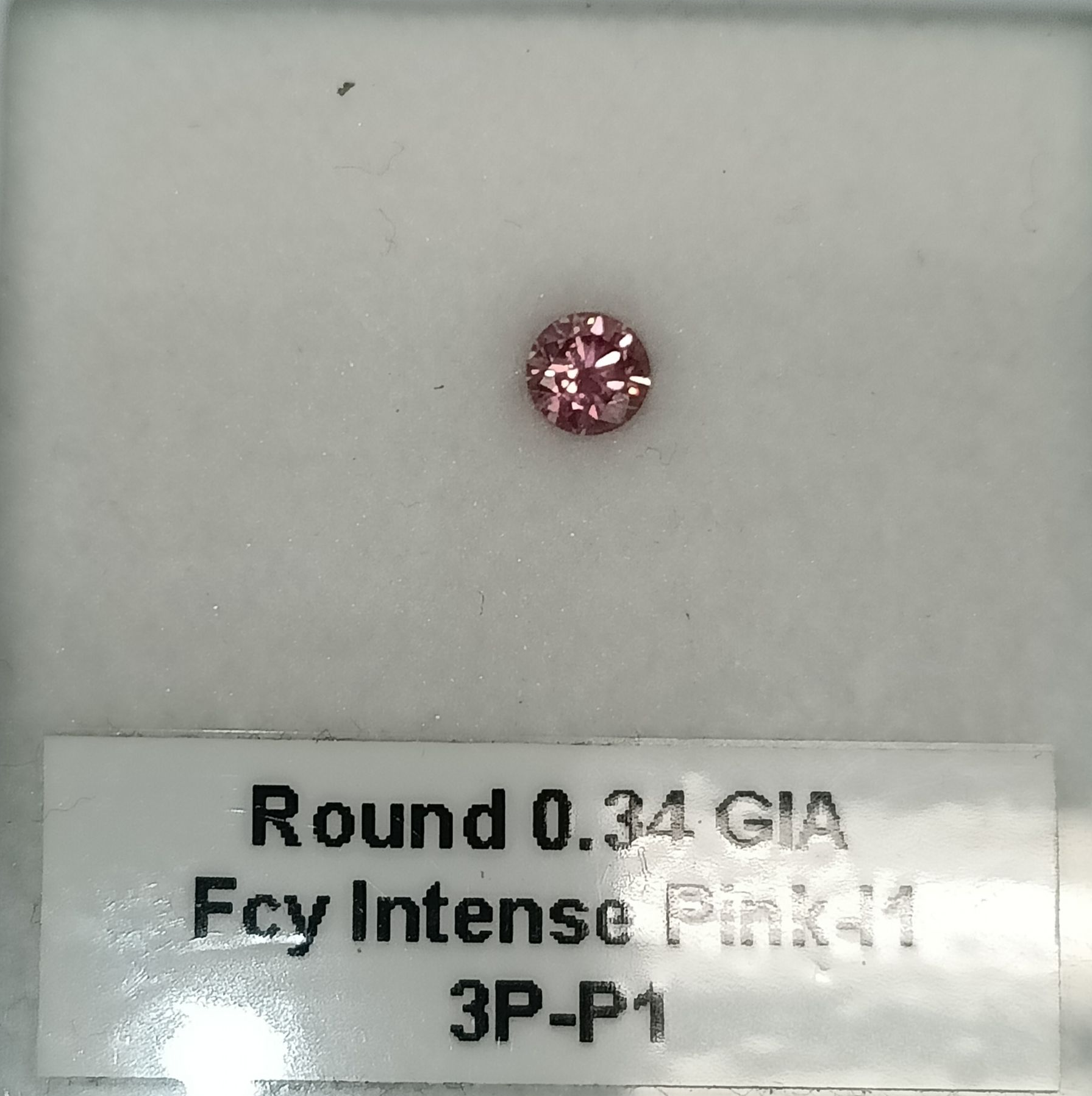CERTIFIED ARGYLE Round Diamond 0.34ct 3P P1