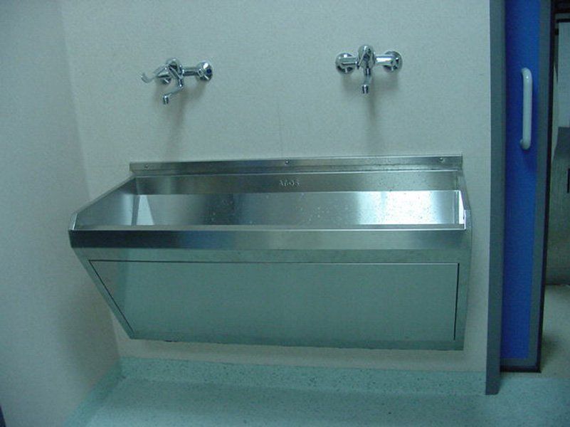 Lavabo chirurgo in acciaio inox 