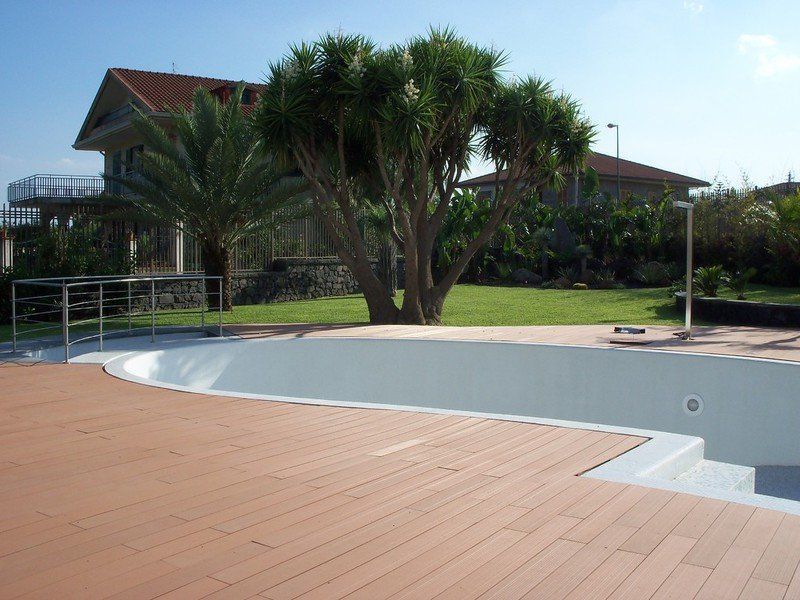 realizzazione arredi in acciaio inox per piscine e palestre Catania