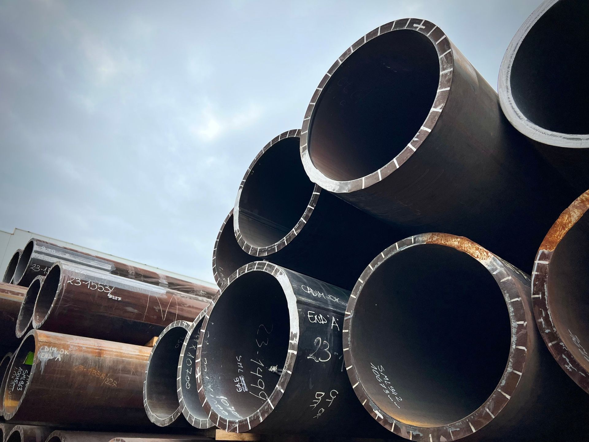 Industrial steel pipe inventory supporting manufacturing, infrastructure, and construction needs.