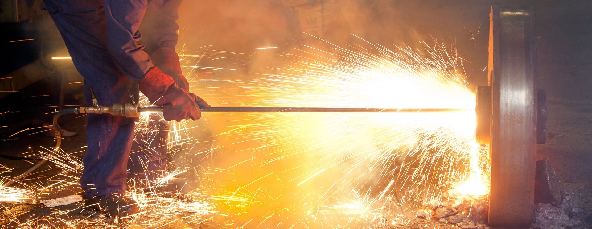 Thermic Lance is melting steel