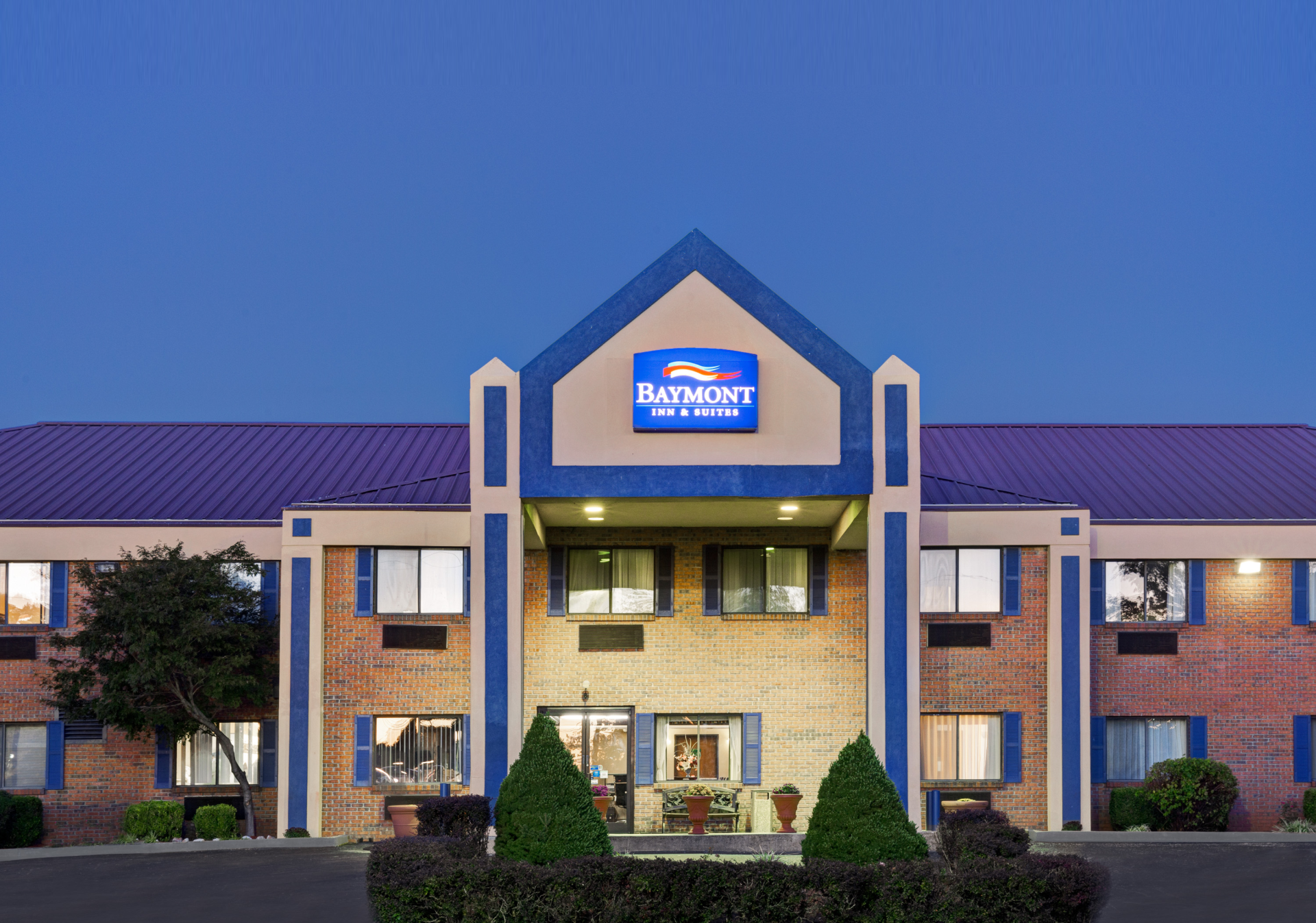 Baymont Hotels Teacher Discount Education Discount Educators who are members of The American Federation of Teachers save 20% on hotel stays at Wyndham brand hotels including Days Inn, Baymont, AmericInn, Hawthorn Suites, Howard Johnson, La Quinta, Microtel, Ramada, Super 8, Travelodge, Wingate, Wyndham, Wyndham Garden, and Wyndham Grand.