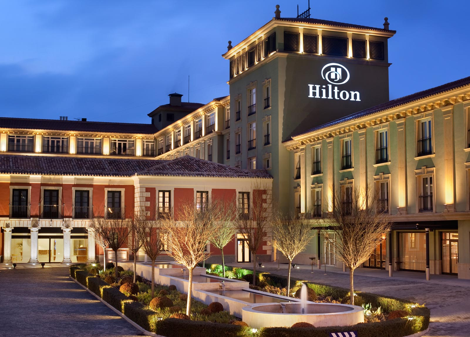 Hilton Hotels Teacher Discount. Education Discounts on Hilton Hotel Stays.