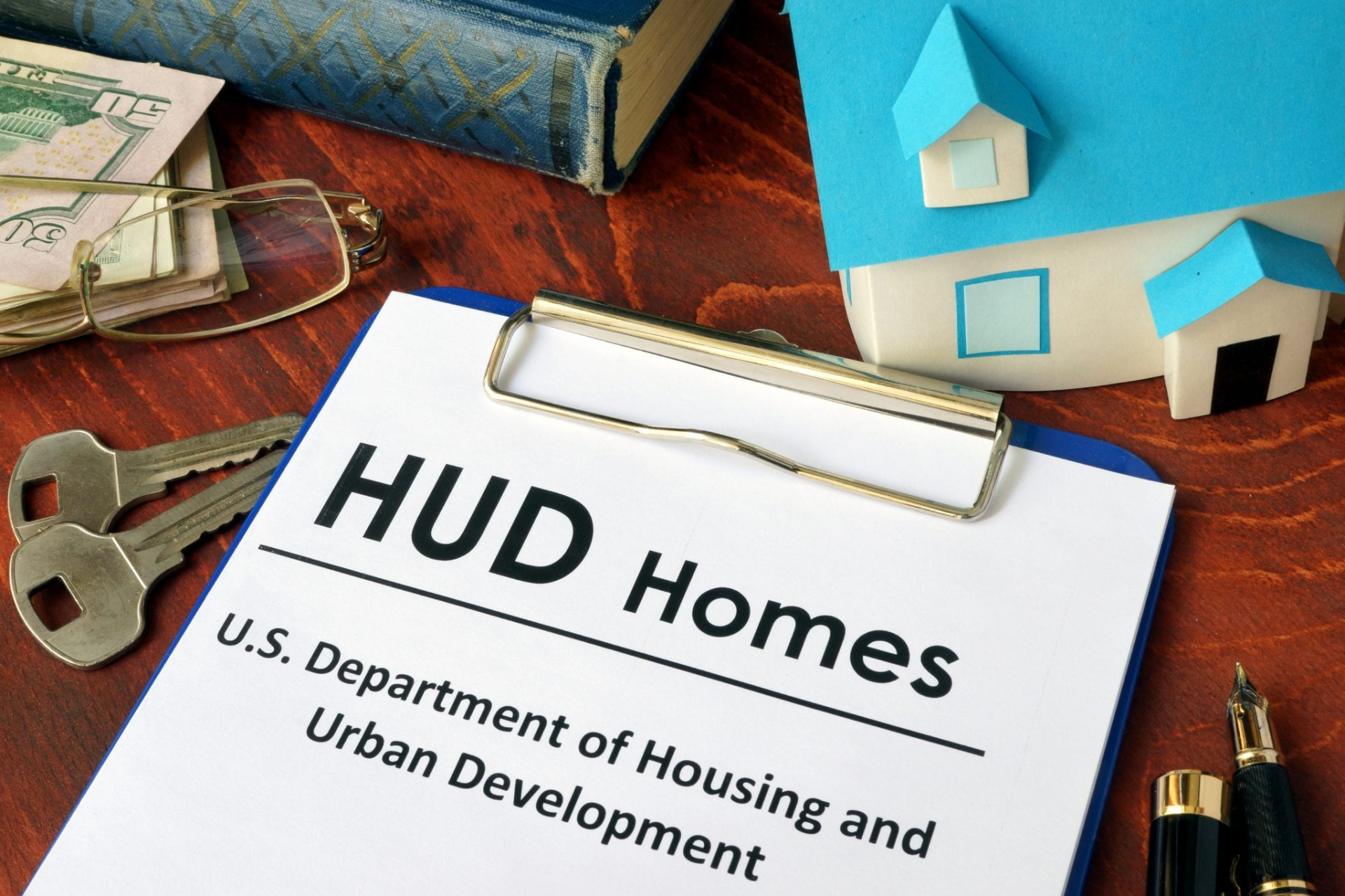 Good Neighbor Next Door: Home Buying Discount for Teachers Teachers get a 50% discount when buying a home through HUD’s Good Neighbor Next Door program.