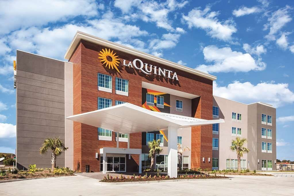 Educators who are members of The American Federation of Teachers save 20% on hotel stays at Wyndham brand hotels including La Quinta, Howard Johnson, Hawthorn Suites, Days Inn, Baymont, AmericInn, Microtel, Ramada, Super 8, Travelodge, Wingate, Wyndham, and Wyndham Garden.