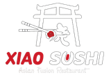Logo del ristorante Xiao Sushi con testo rosso e grigio e illustrazione di un cancello giapponese.